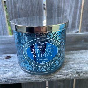 New Bath & Body Works Chestnut & Clove Scented 3 Wick Candle 14.5 Oz Flaw